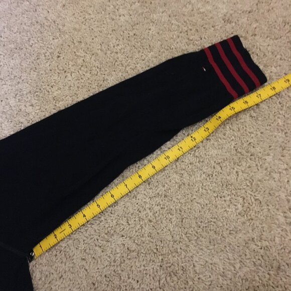 Iconic Tommy Hilfiger Dark Navy Blue and Red Heart Preppy Sweater - Picture 14 of 16